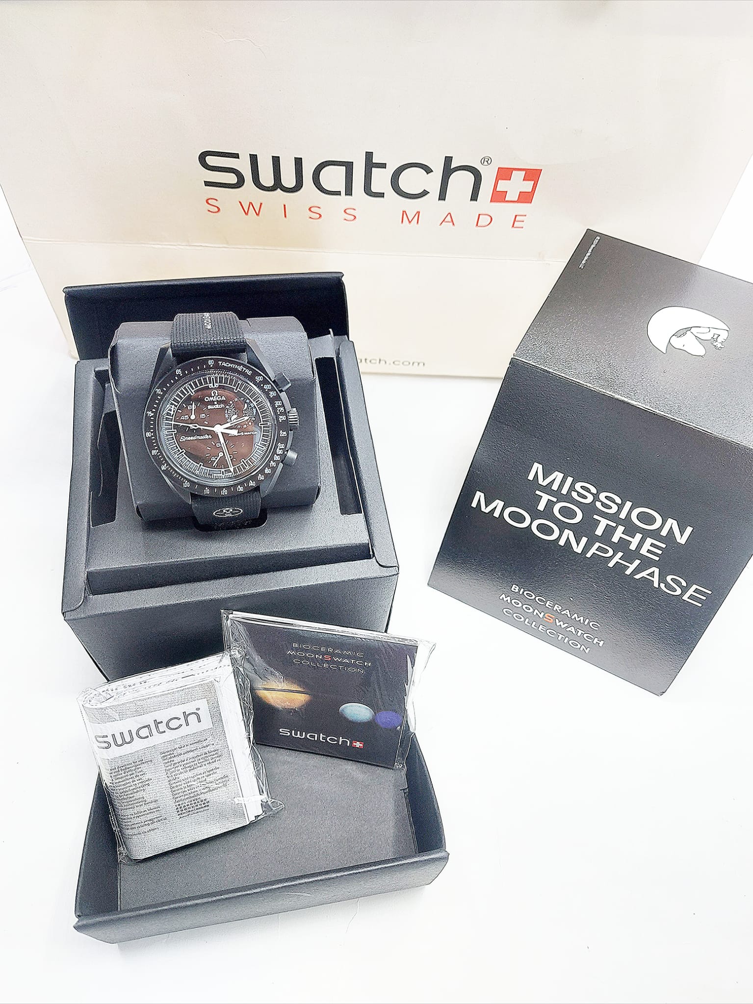 Omega x Swatch MoonSwatch – Mission to Earthphase (crni)